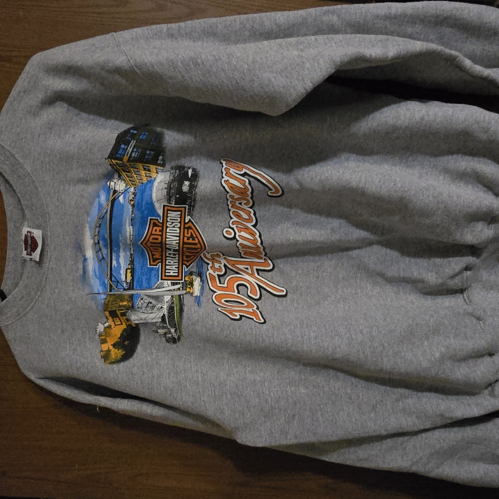 Vintage Harley-Davidson 105th Anniversary Gray Shirt with Orange and Blue Design